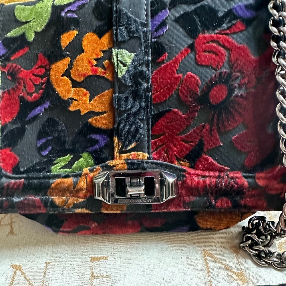 Gorgeous Velvet Rebecca Minkoff Love Floral Crossbody Gently Loved RARE FIND! - Picture 2 of 10